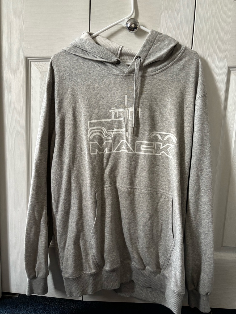 Mack sweatshirt
